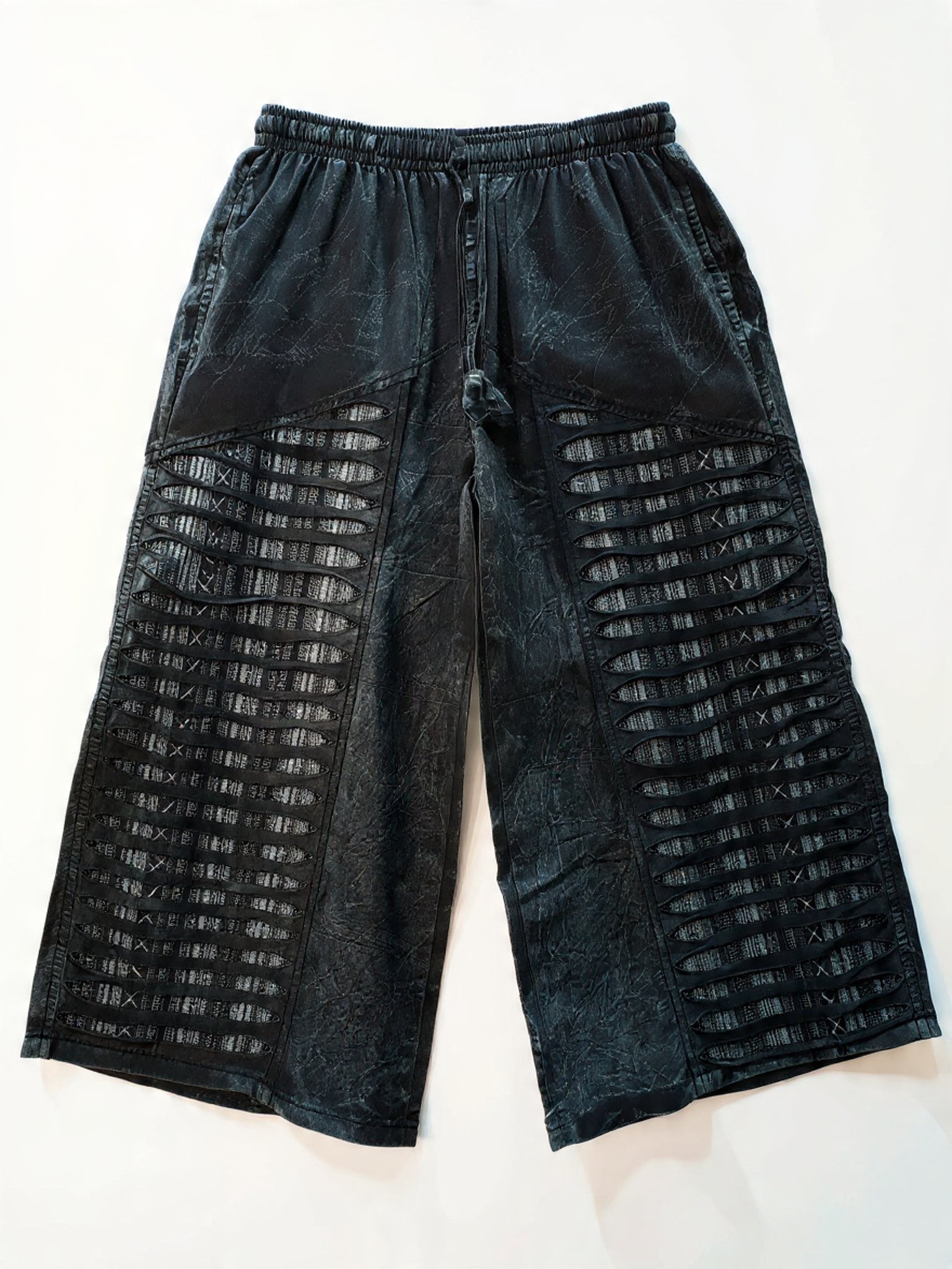 Pantaloni Svasati "Dark Boho" con Intrecci Frontali